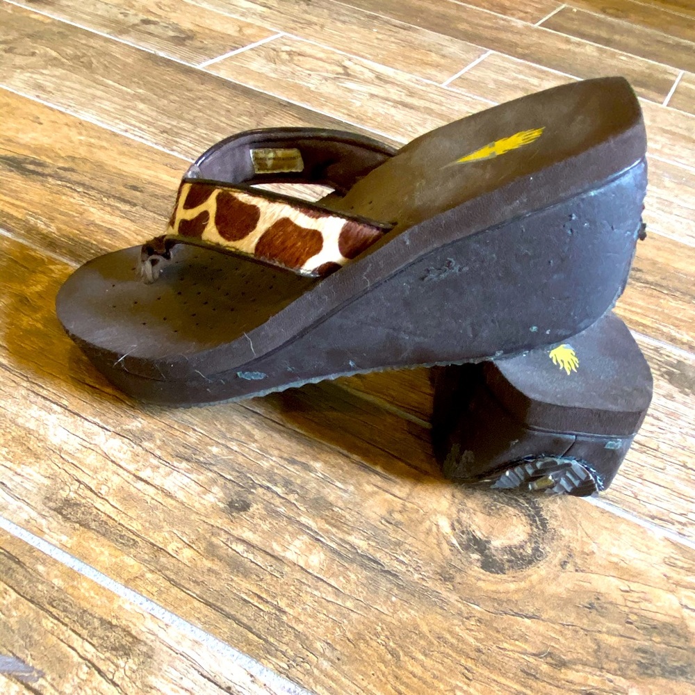 Volatile Flipflops - Picture 1 of 7